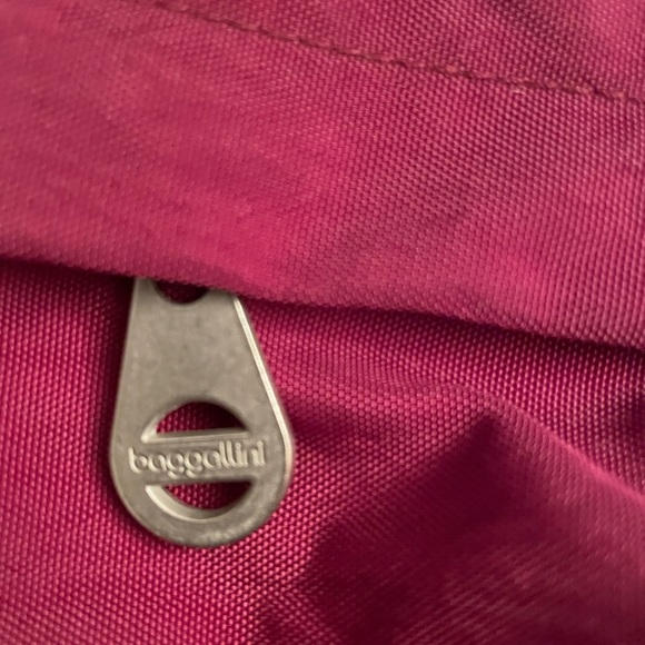 Baggallini Crossbody - Picture 5 of 8